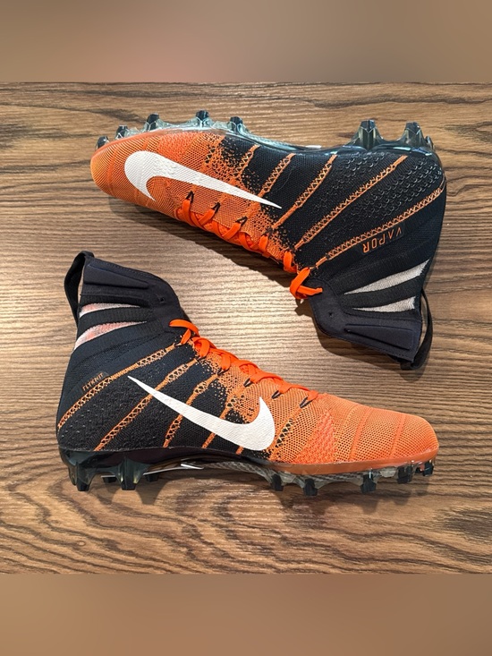 Size 11 Nike Vapor Untouchable 3 Elite Football Cleats Black/Orange AO3006-081 main image 8
